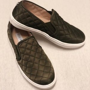 Olive Green Women’s Ecntrcqt Steve Madden Sneakers